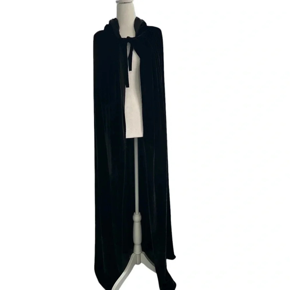 Black Cape w/ hood and tie SzL